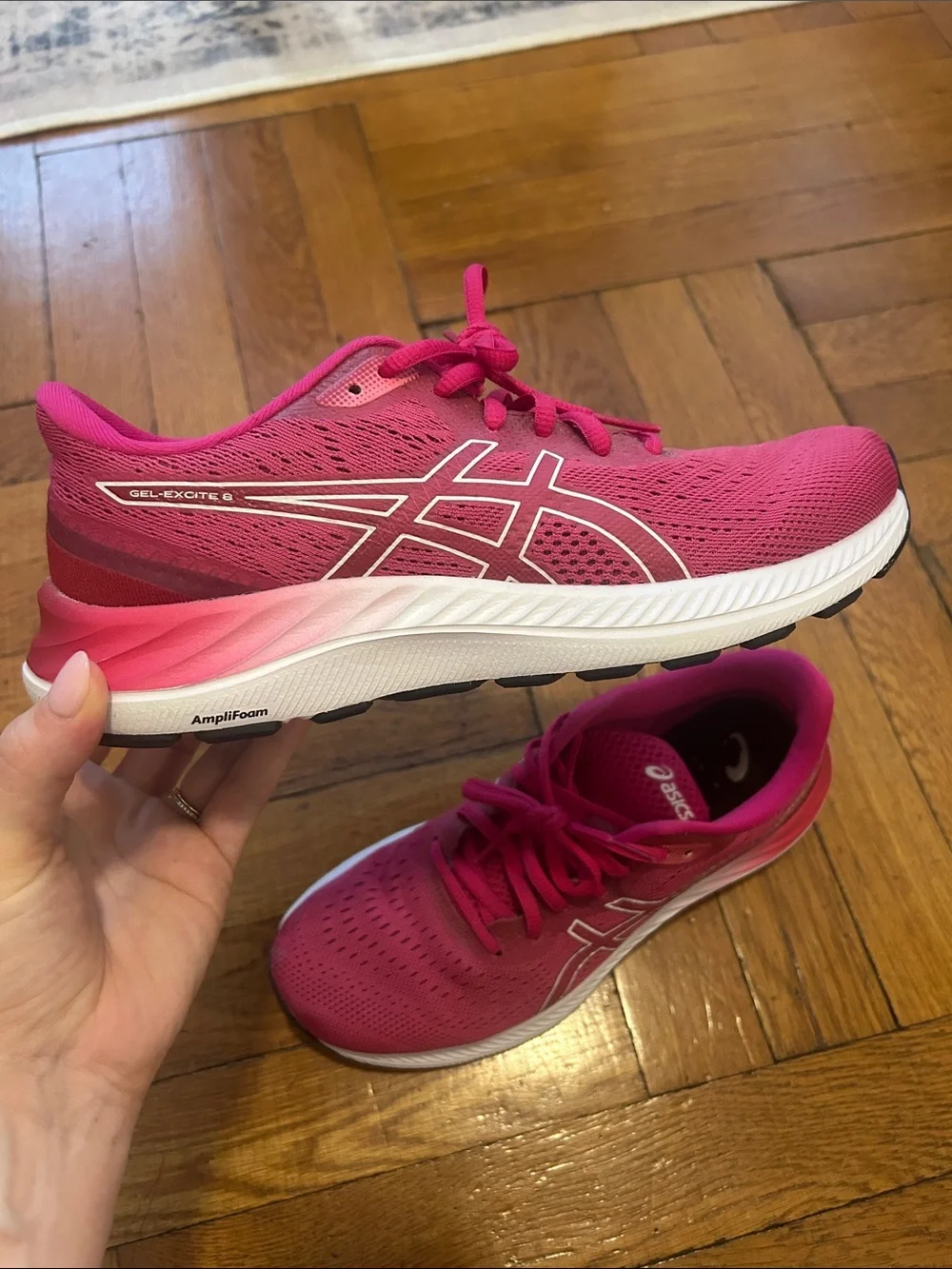 Asics excellent hardly